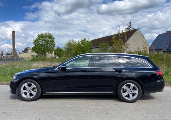 Mercedes-Benz Klasa E cena 91020 przebieg: 189000, rok produkcji 2018 z Białogard małe 67